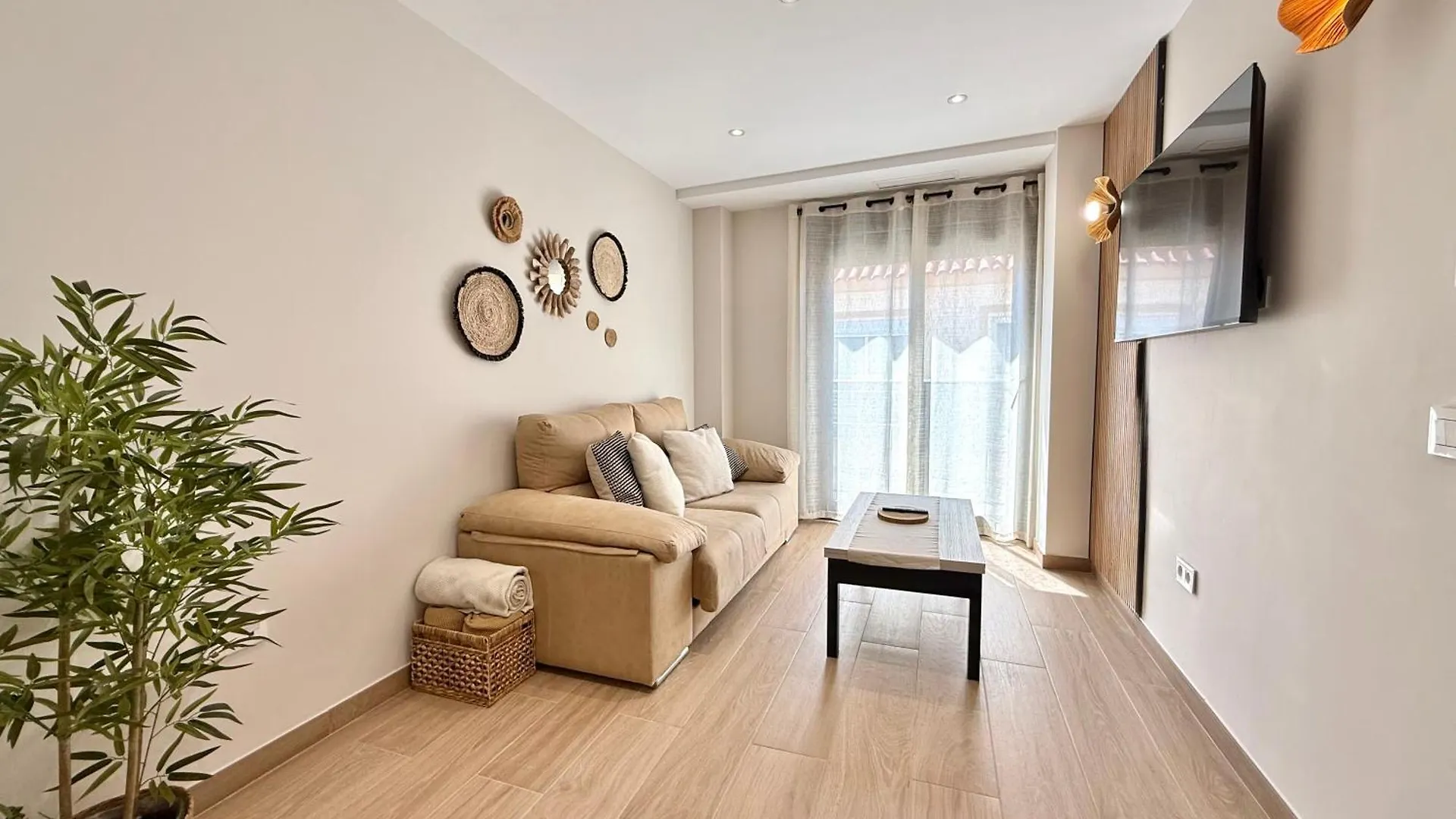 Luna Holidays City Center And Beach Fuengirola 0*,