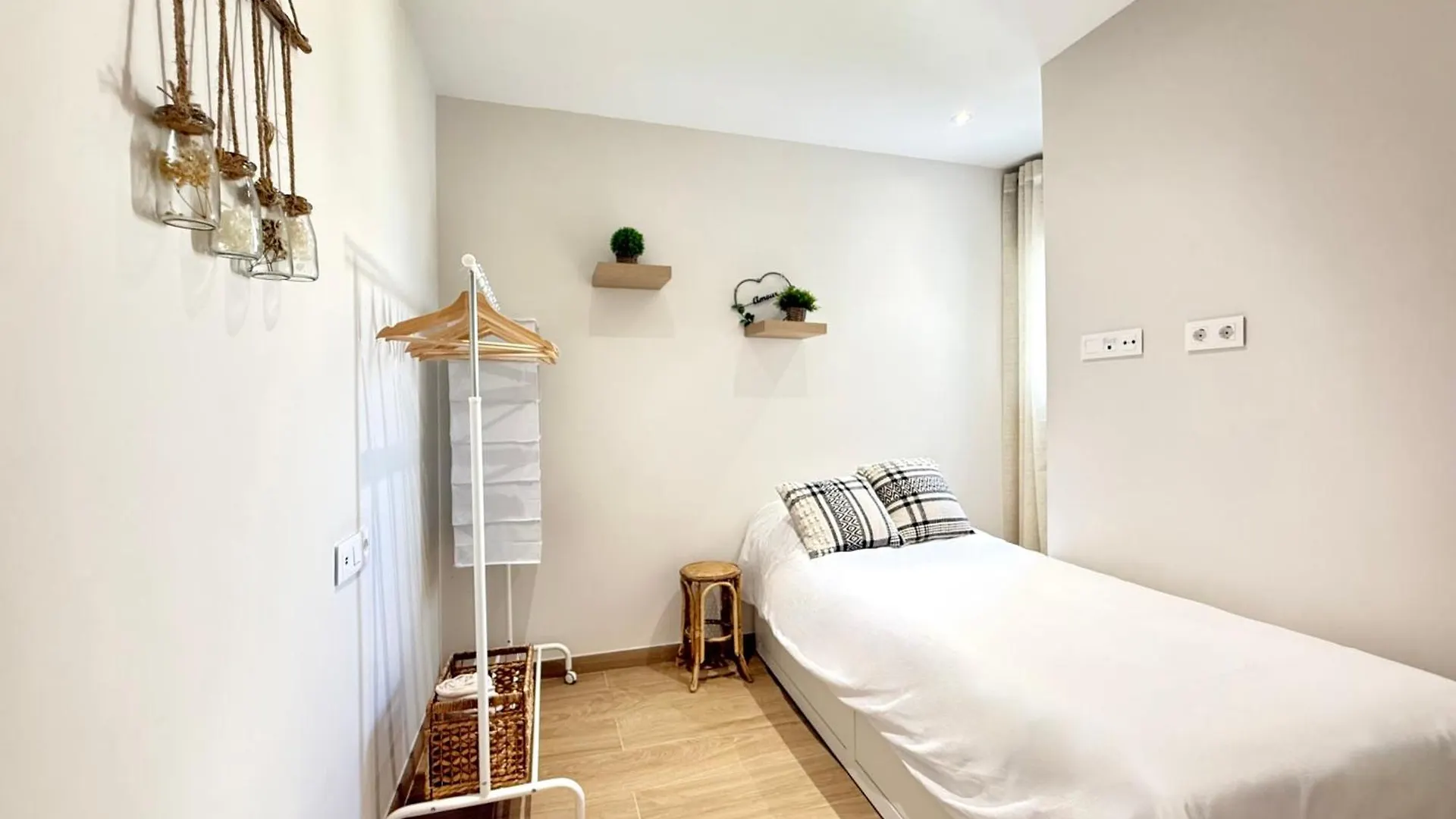Luna Holidays City Center And Beach Fuengirola 0*,  Ισπανία